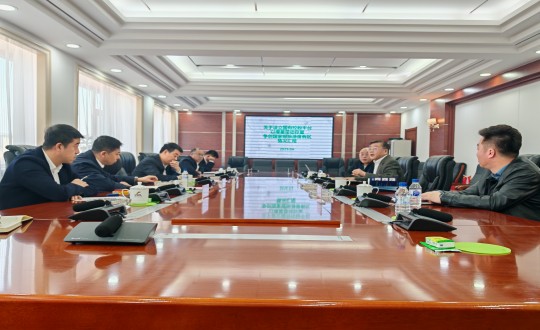 9.董事长向双阳区委区政府领导汇报工作.jpg