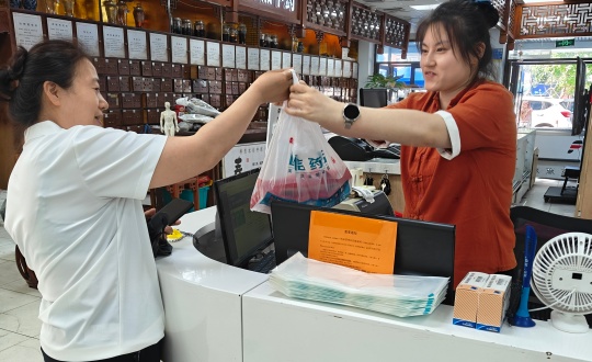12.俄罗斯专享会294VIP官方网站药店隆礼店健康驿站打造夏日便民清凉服务点_副本.jpg 12.俄罗斯专享会294VIP官方网站药店隆礼店健康驿站打造夏日便民清凉服务点_副本.jpg